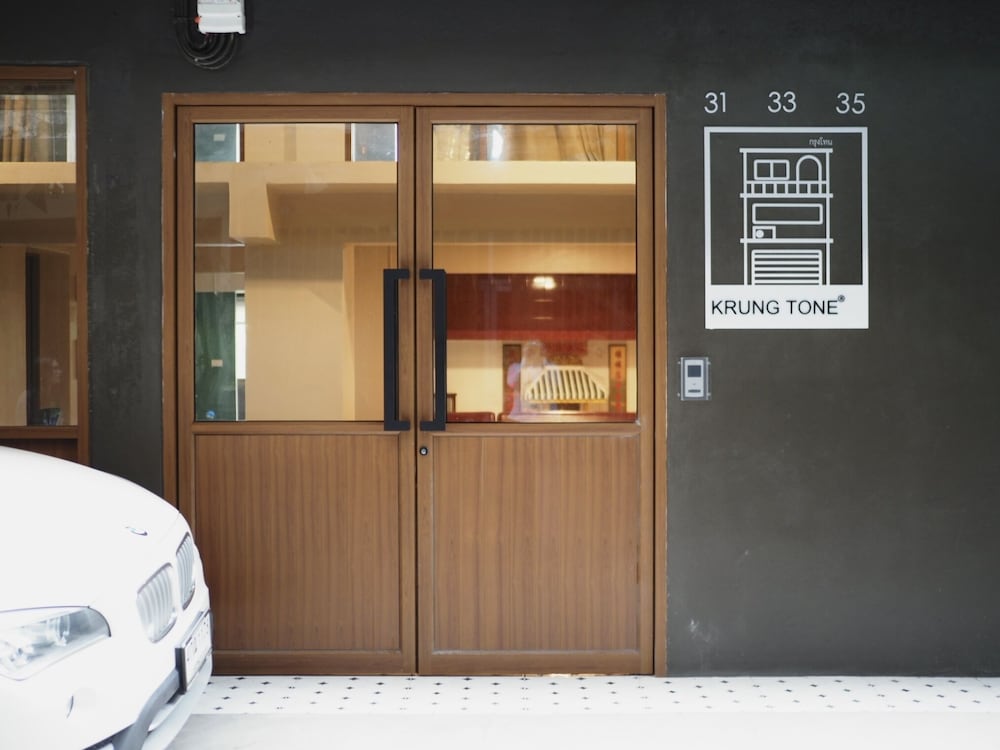 Krung Tone Hostel - Image 1