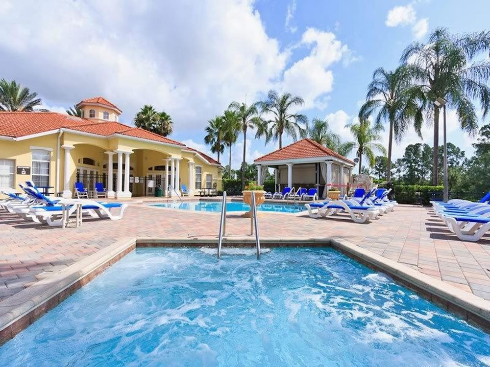 7BR Villa in Emerald Island w Resort Perks