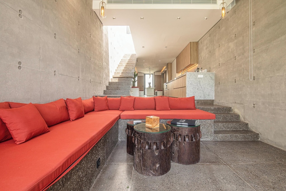 Modern 2BR Villa Enclosed Living Heart of Canggu