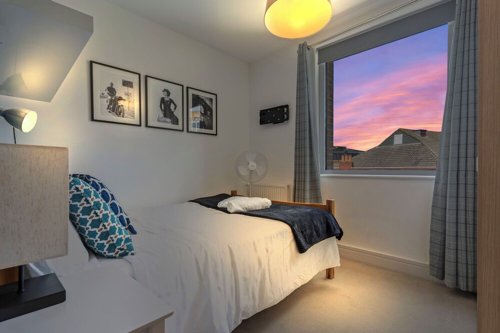 Kingsland High Street Apartment