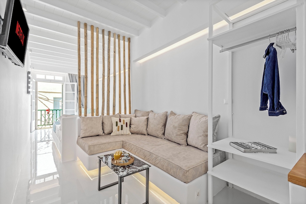 Heart of Mykonos Suites
