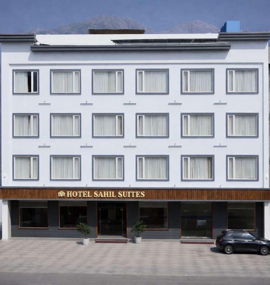 Hotel Sahil Suites