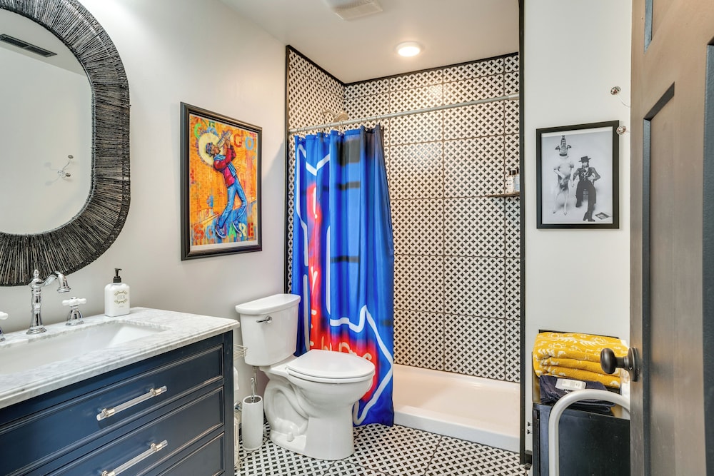Modern Louisville Apartment w/ Furnished Deck