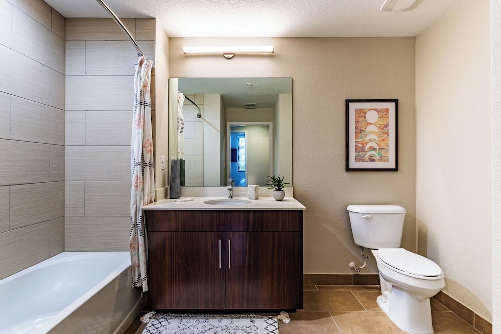 Modern 2BR Fort Myers Condo Pool, BBQ & Near Beaches