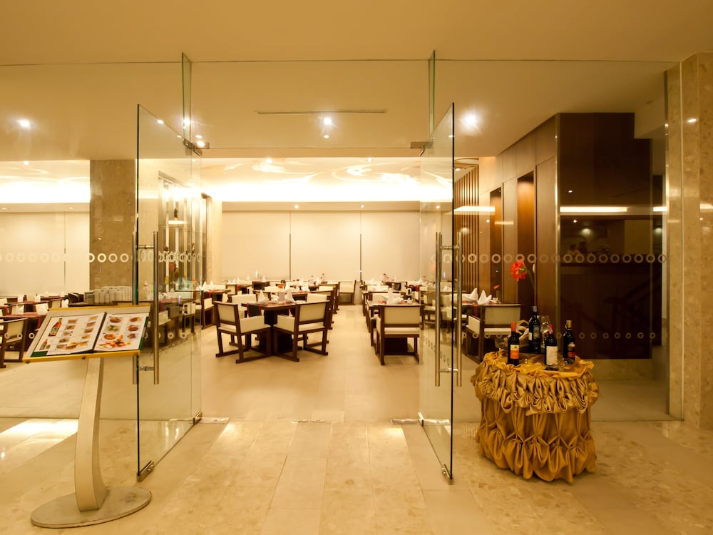 GRAND JOMTIEN PALACE HOTEL