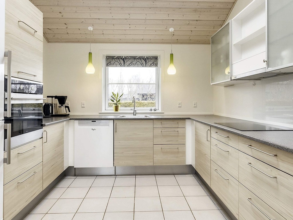 Roomy Holiday Home in Falster near Sea view 4