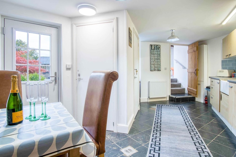 West Barn - 2 Bedroom Cottage - Llandeilo
