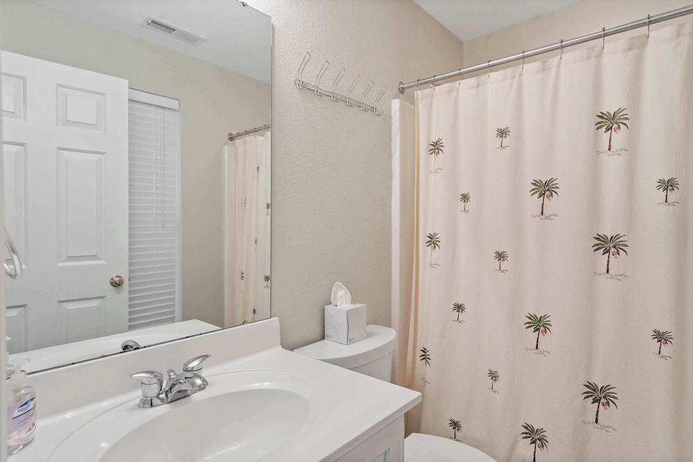 Creekside Getaway Stay for 8