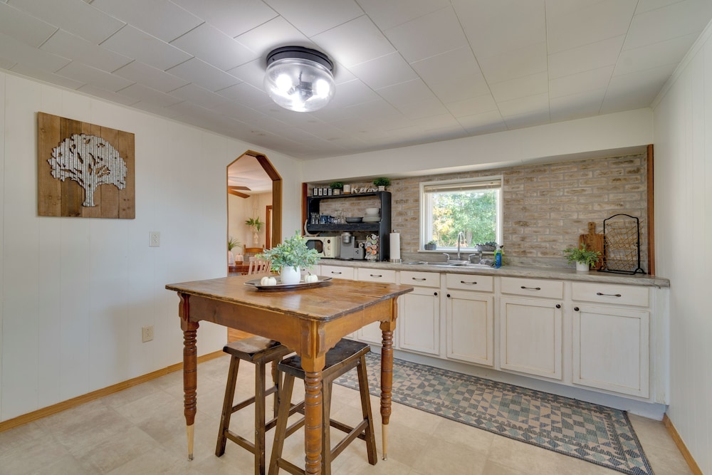 Pets Welcome: Tranquil Retreat w/ Yard in Jewett!