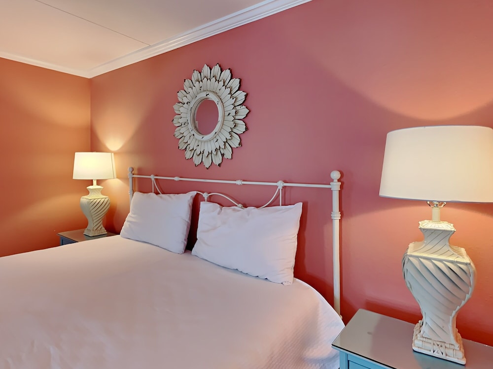 Ocean Breeze West by Southern Vacation Rentals