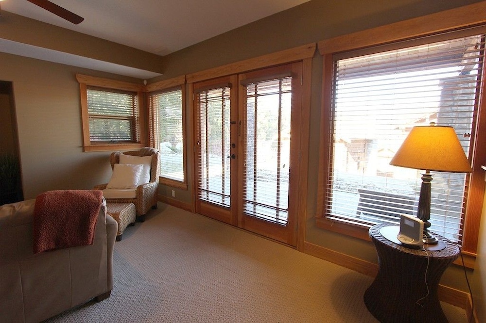 Carmel Beach Private Lodges