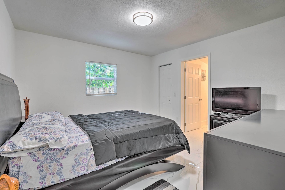 Pet-friendly Miami House ~ 8 Mi to Beaches!