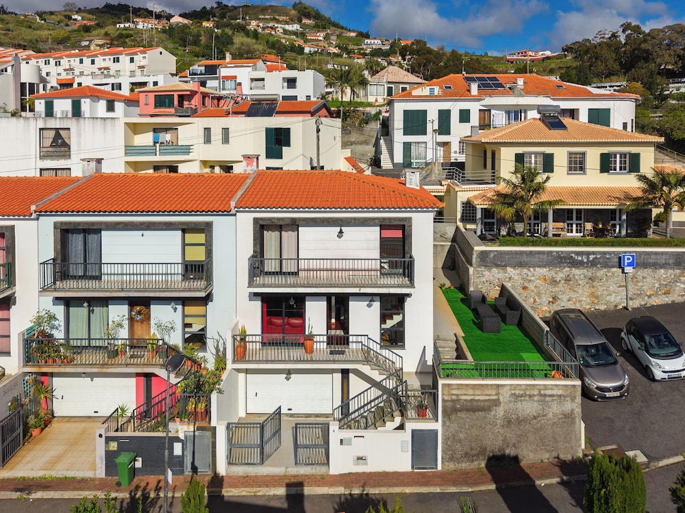 Andrade's Villa by HRM