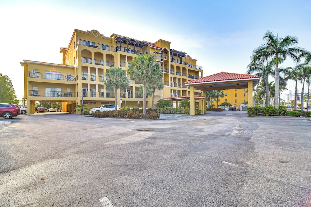 Treasure Island Condo w/ Bay-view Balcony!