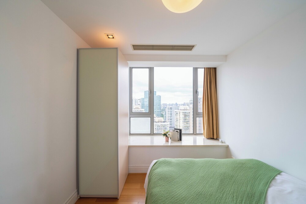 Tyms Elegant 3BR 2BA Apt Near Malls