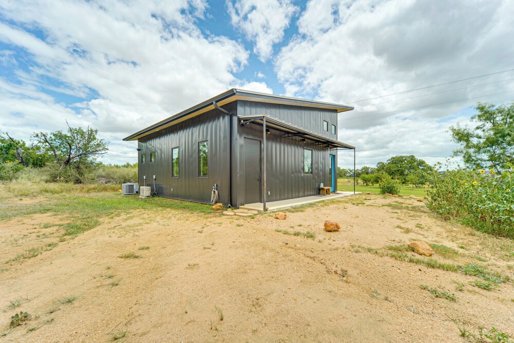 20-acre Property w/ Trail: Hill Country Hideaway!