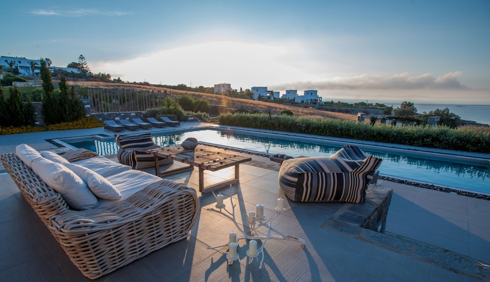 Aelia Paros Villas