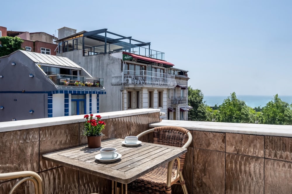 Rose Bouquets Otel - Image 26