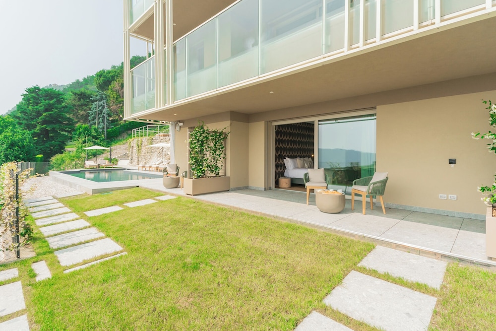 Pureview Luxury Suites, with breakfast & pool by Rent all Como