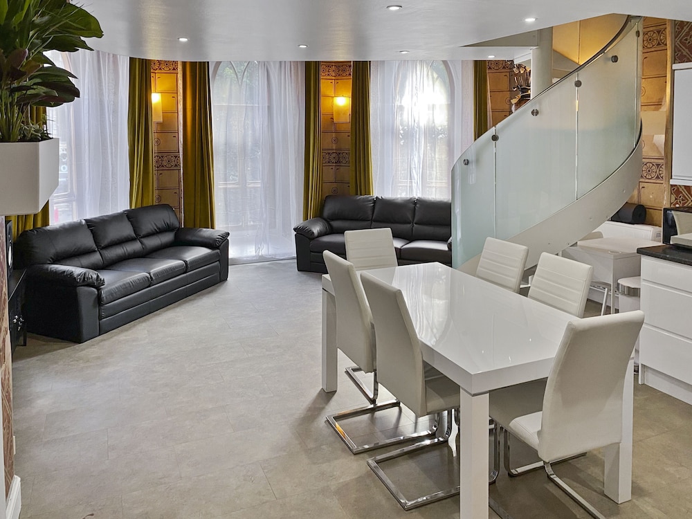 Rare 1-bed Church Converted Apartment in London