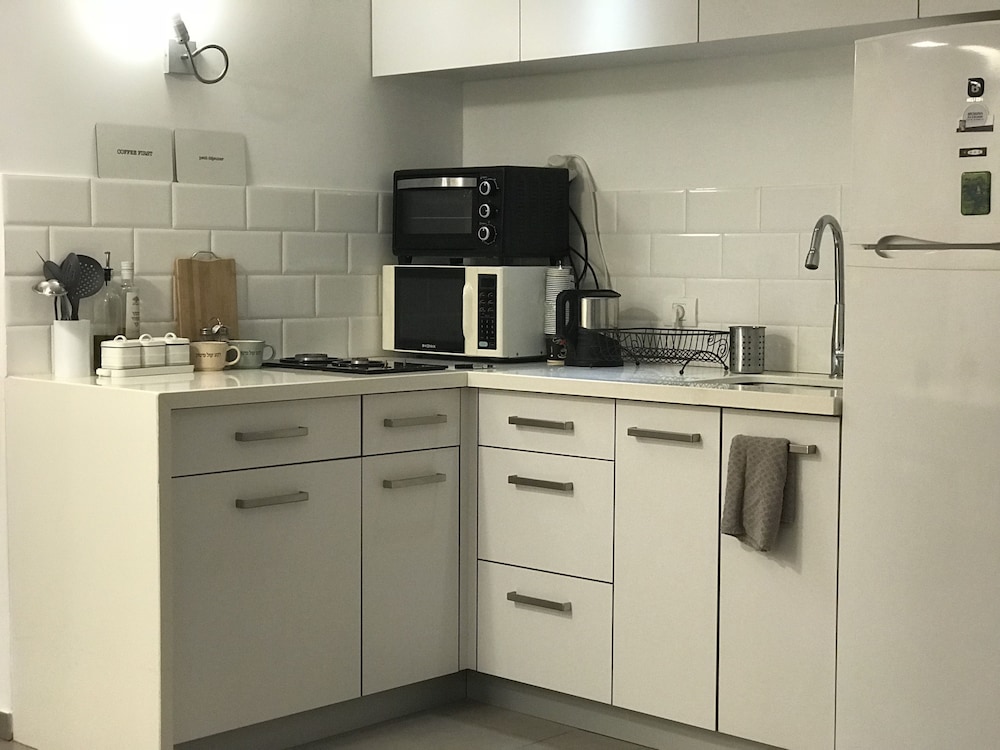 2Rooms Perfect Location 1Min to Beach