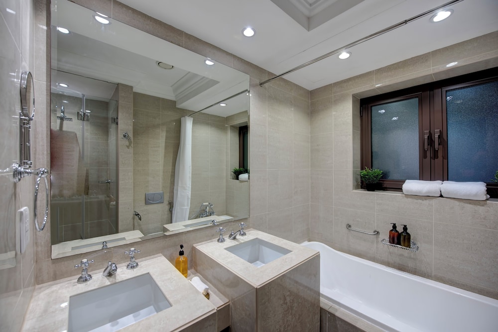 Durrani Homes - Souk Al Bahar Living Besides Burj khalifa & Fountain
