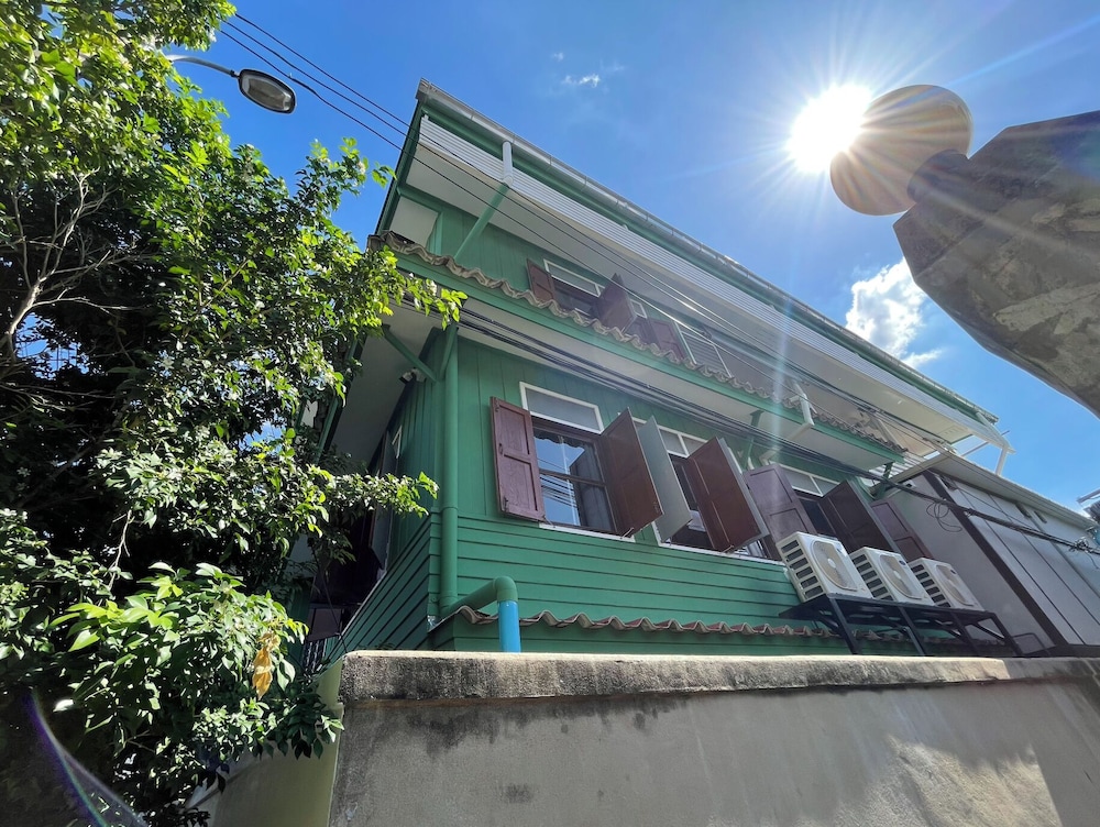 Green Cabin Hostel