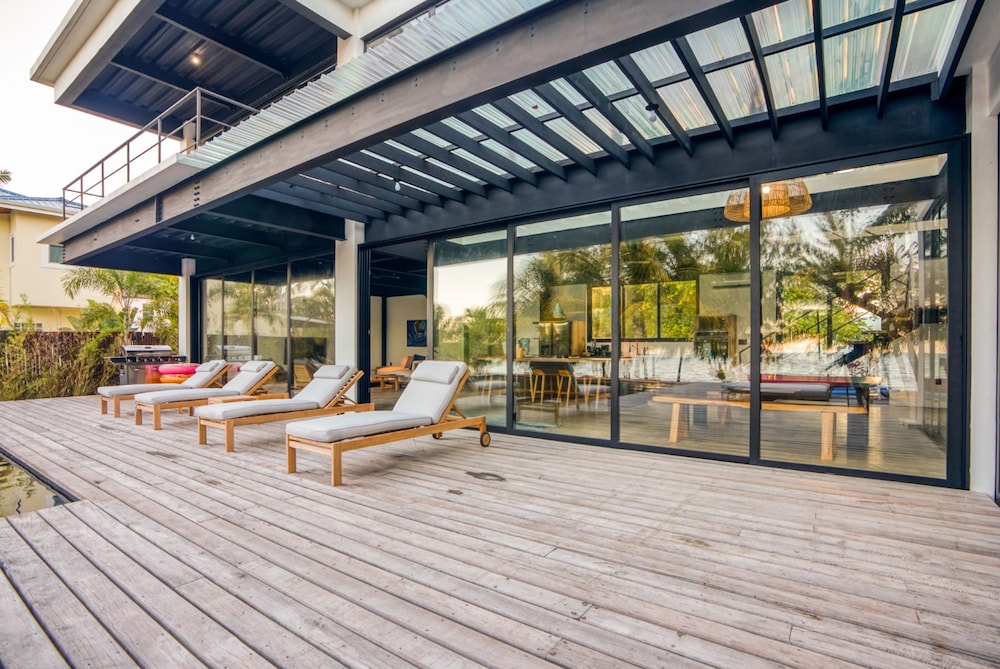 Balam Beach Villa - Modern 4bed Oceanfront w Pool