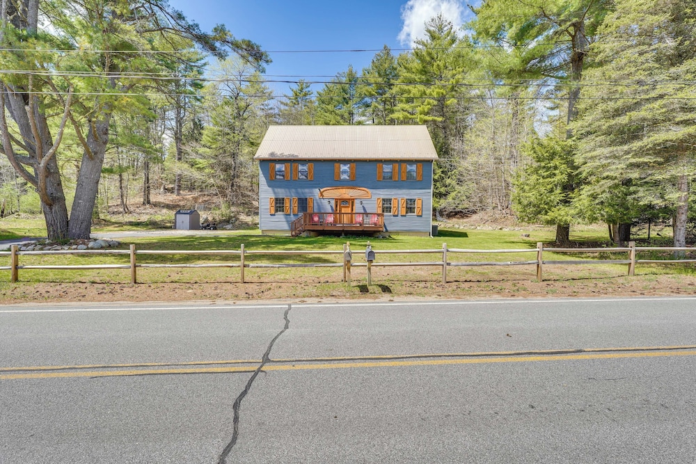 Athol Cabin w/ Deck & Fire Pit, 10 Mi to Lake view 4