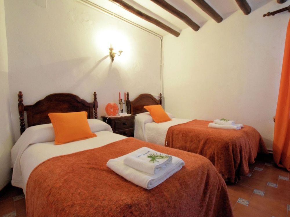Andalusian House With Private Pool in the Picturesque Village of Zagrilla Alta photo 4