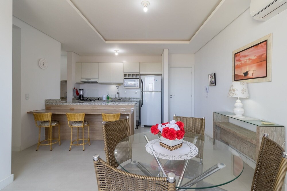 Cozy Apartment 3 Minutes From the Beach Cmi0301