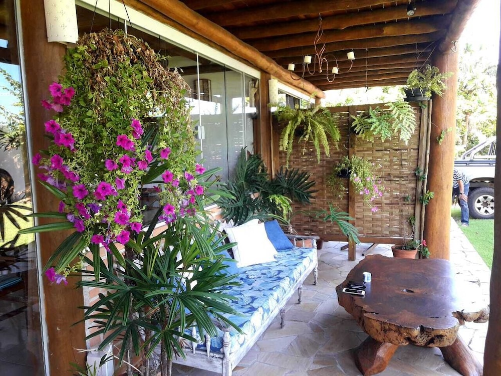 Gidu House