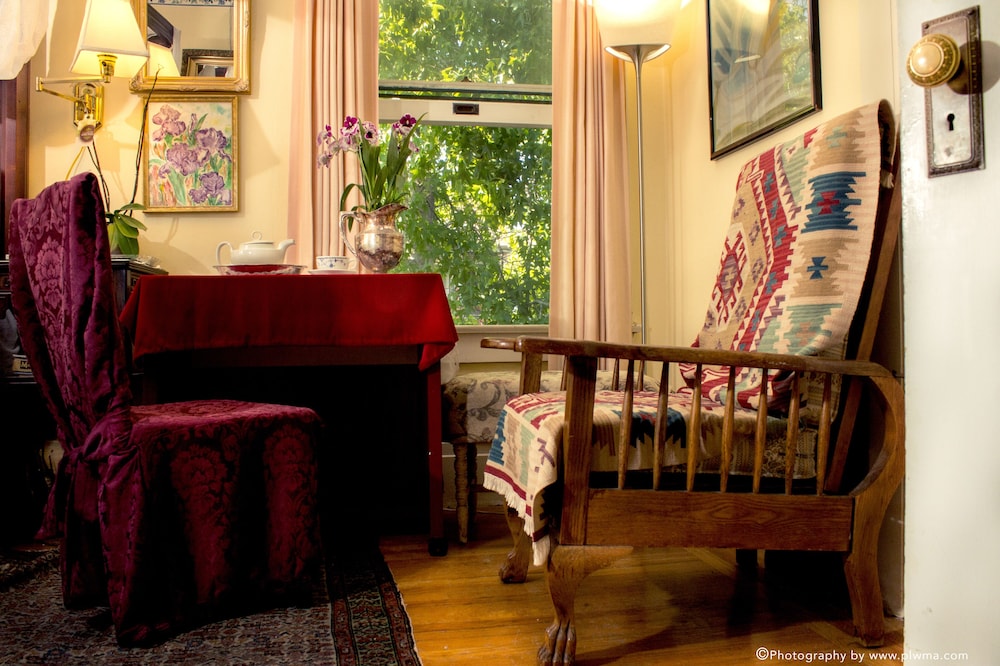 Cliff Crest Bed & Breakfast