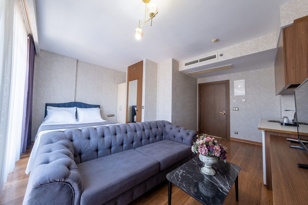 Elits Suits - Image 5