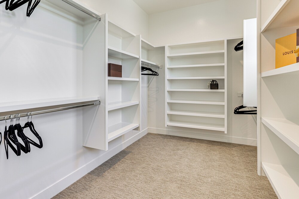 Near Golf - Gem w/ Funished Patio in Chandler!