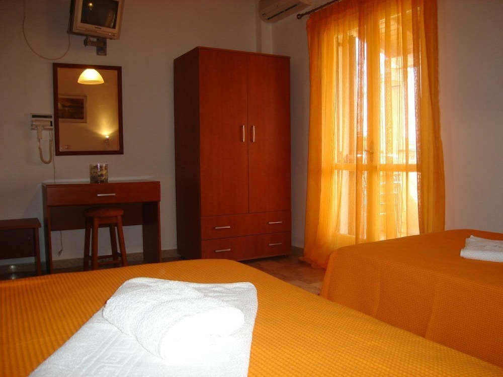 Biscoutsis Apartments & Studios view 3