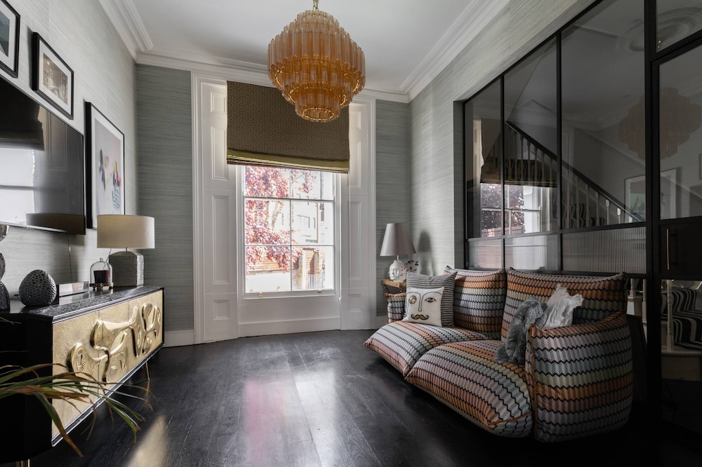 Westbourne Park Road XVI by Onefinestay