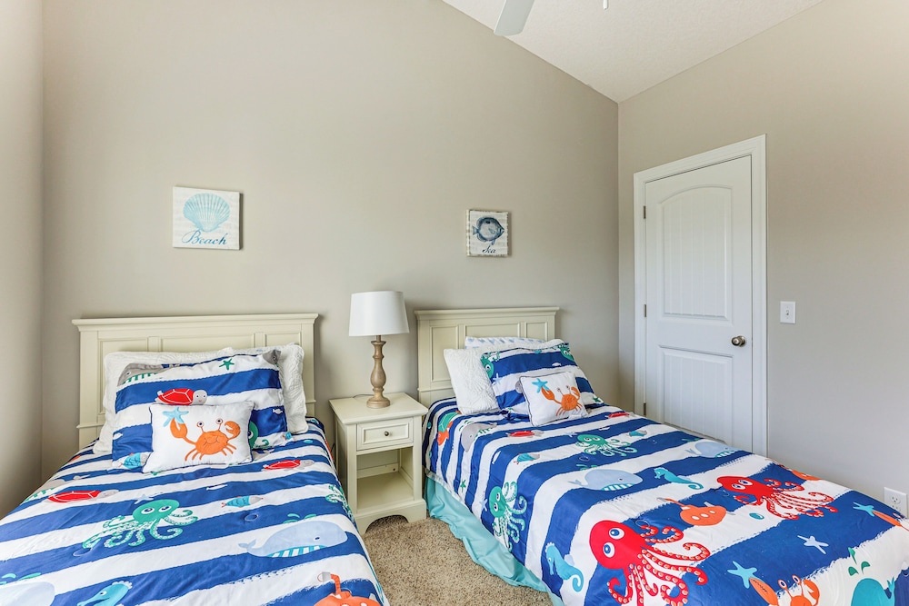 3 Mi to Pier Village: Dog-friendly St Simons Home!