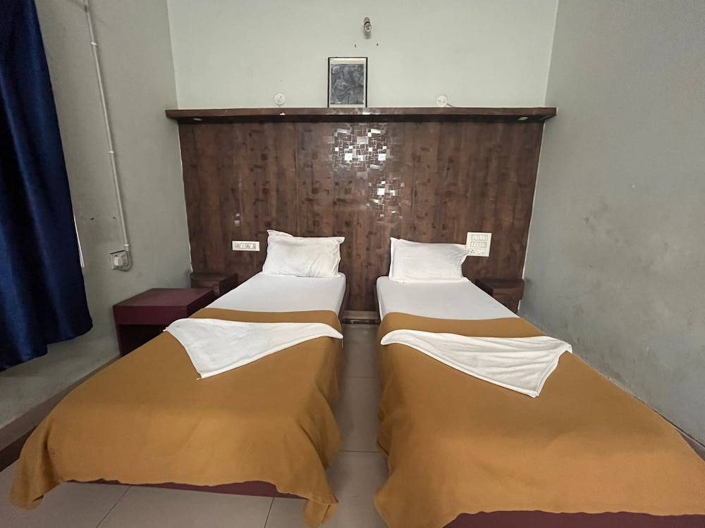 Hotel Partha International