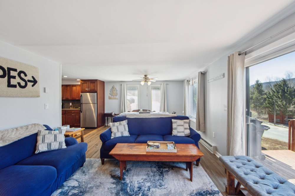 Hullabaloo 23E - Upgrade End Unit With Mountain Views 2 Bedroom Townhouse by The Summit at Gore Mountain