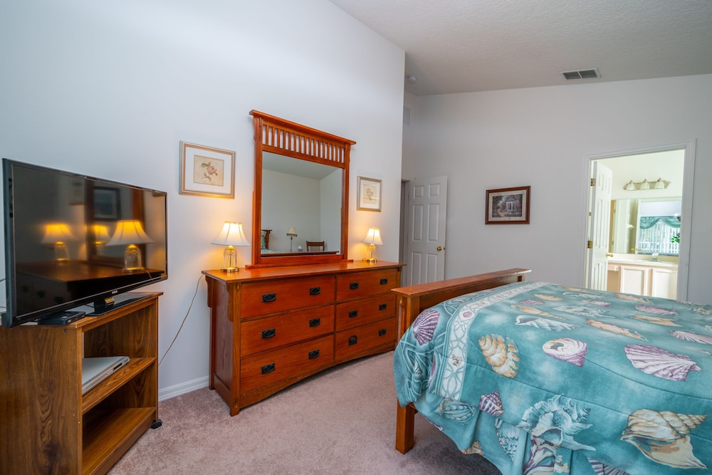 1114 4-bed Pool Home, Liberty Village Kissimmee - Image 2