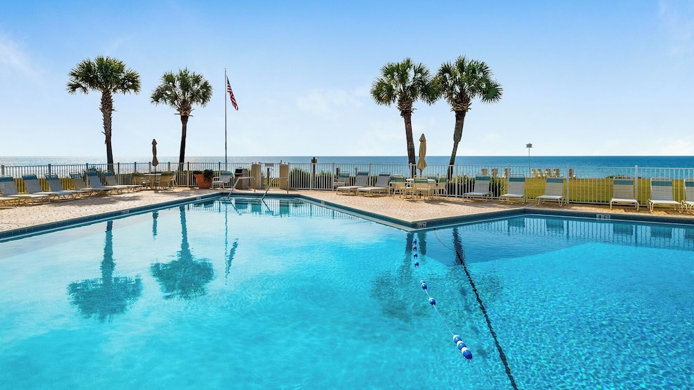 Sand Cliffs 108: Steps to Beach & Pool Access!