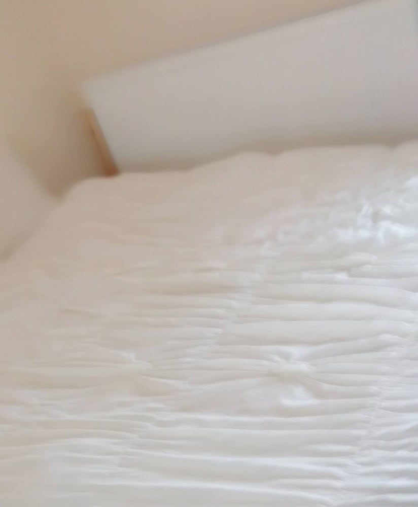 Room-charming Bradford Room to Rent With
