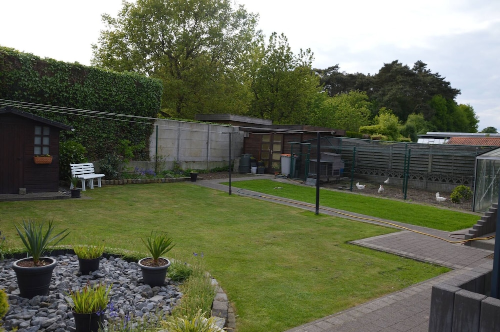 Charming Belgian Getaway, Vakantiewoning in Oudsbergen - 3 Bedrooms & Garden