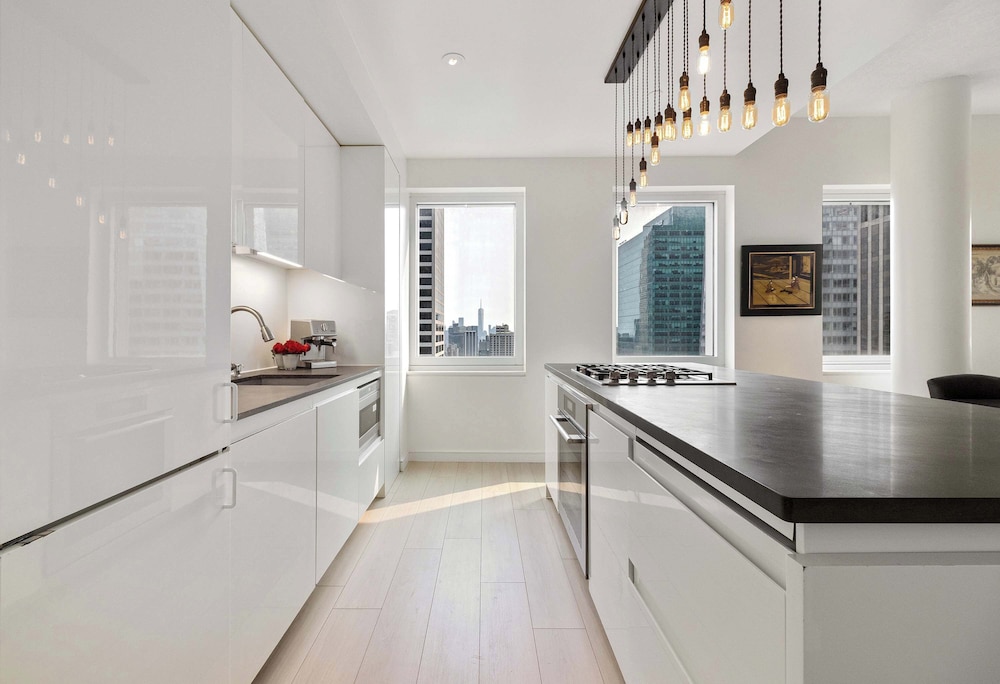 Midtown 5 Bedroom Duplex Luxury Penthouse, 2,500 sq ft, Sleeps 10, Manhattan, VIP Services