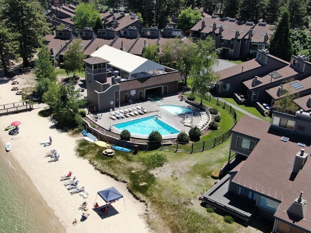 Lake Tahoe Vacations - Swimsuit Required 4 Bedroom Home by RedAwning - Property Image 29