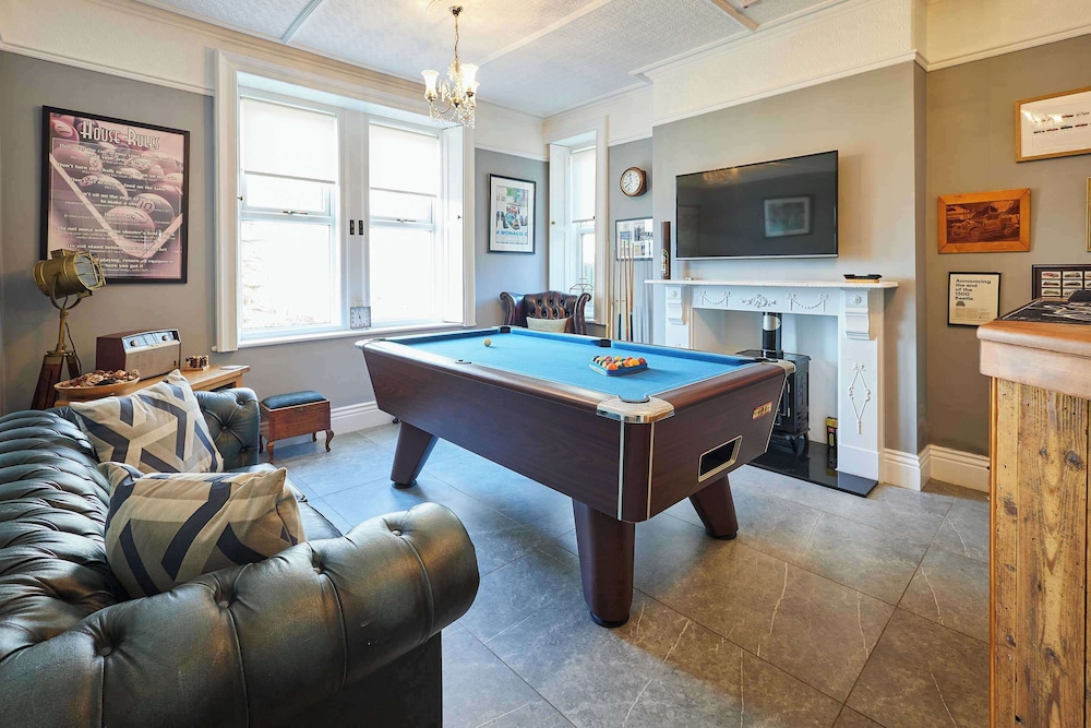 Mount Cottage, 5-beds, Sleeps 10, Pet Friendly