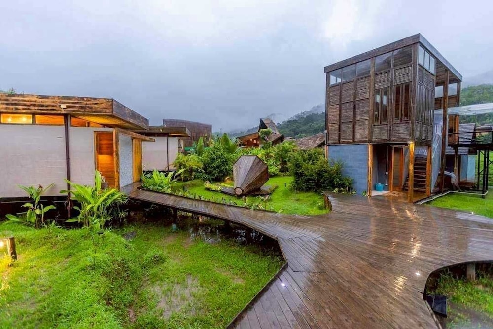 Lomhaijai Homestay