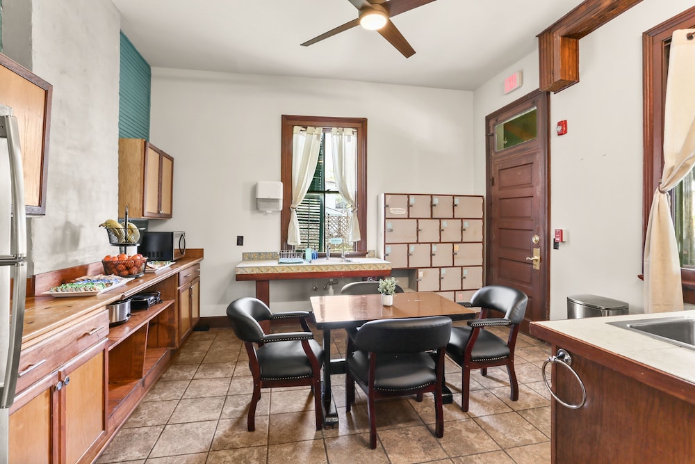 Site 61 Guesthouse