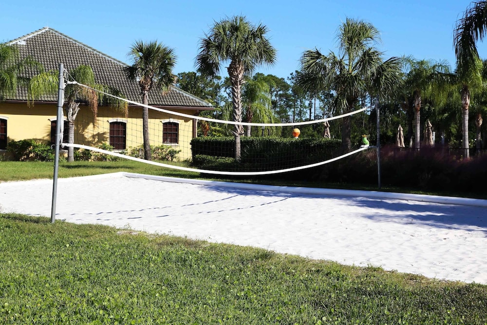 Paradise 4Bd w Private Pool Waterpark 8951
